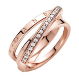 PANDORA Signature Anillo con triple banda cruzada con engaste pavé chapado en oro rosa de 14 quilates con circonitas cúbicas transparentes, talla 52