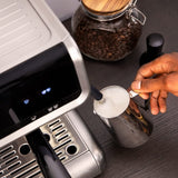 Cecotec Cafetera Express con Brazo con Doble Salida Power Espresso 20 Bares Barista Cream, 1550 W, Depósito de Café en Grano 250g, Molinillo 30 Niveles, Thermoblock, Depósito Agua 2.5 L, Acero Negro