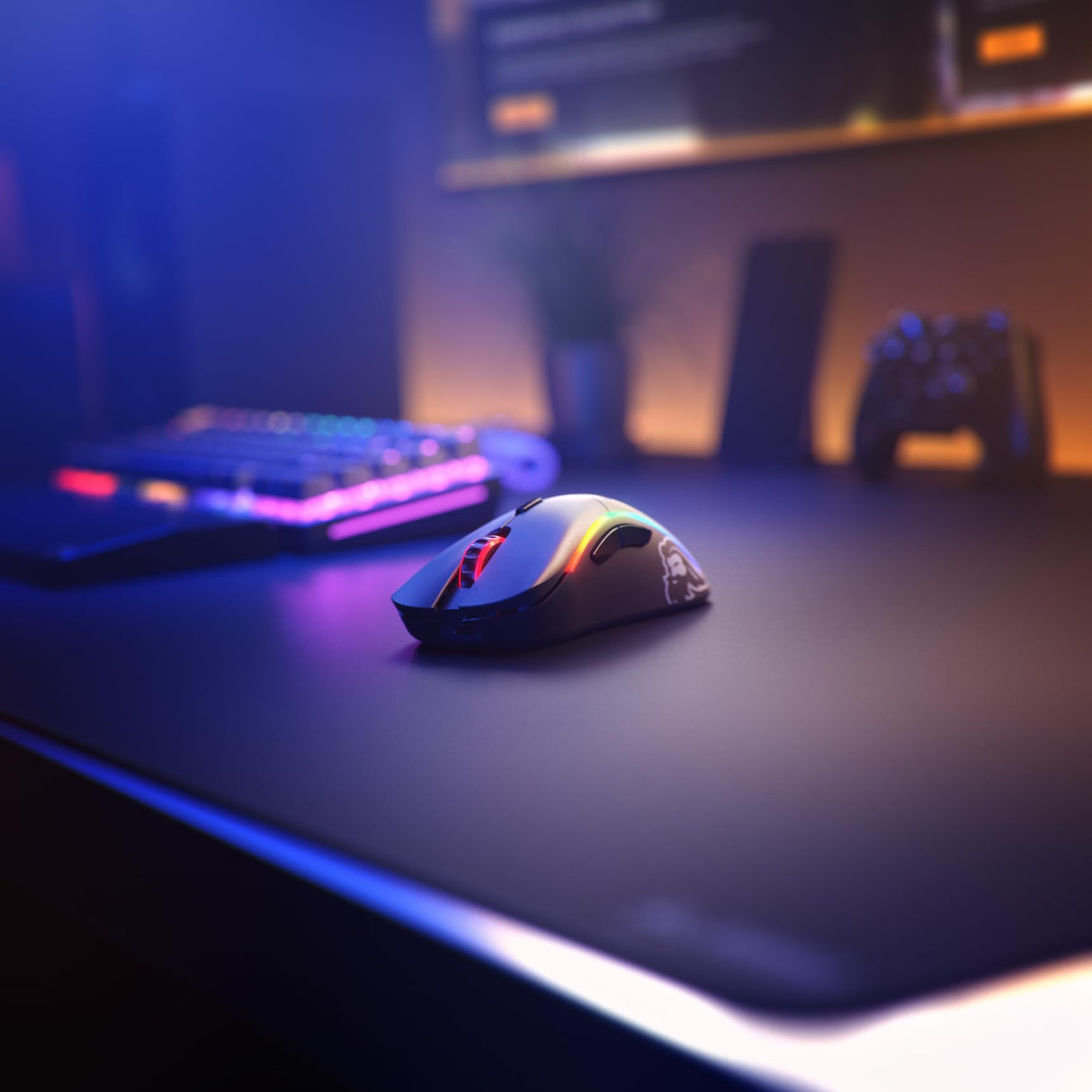 Glorious Gaming Model D- (Pequeño) Wireless Ratón Gaming inalámbrico - 67 g superligero, diseño Colmena, RGB, ergonómico, sin Lag 2,4 GHz inalámbrico, hasta 71 Horas de batería - Negro Mate