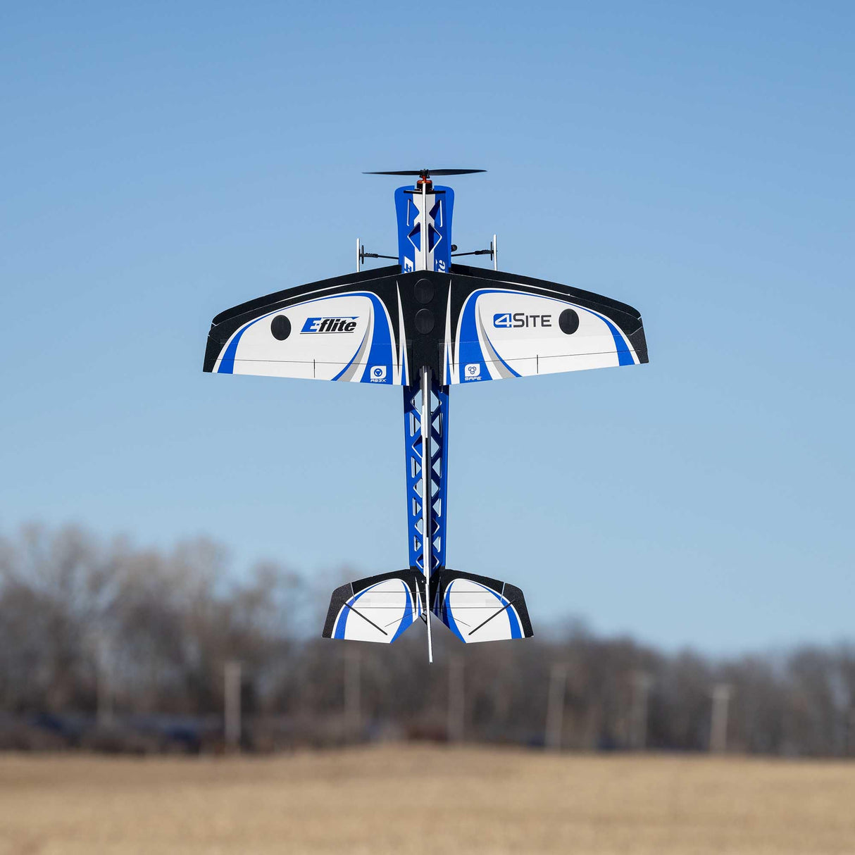 E-Flite 4 sitios Flat Foamy 800 mm Bind N Fly, AS3X, Safe Select estabilización, avión teledirigido para Acrobacias aéreas agresivas y lentas para Interiores y Exteriores