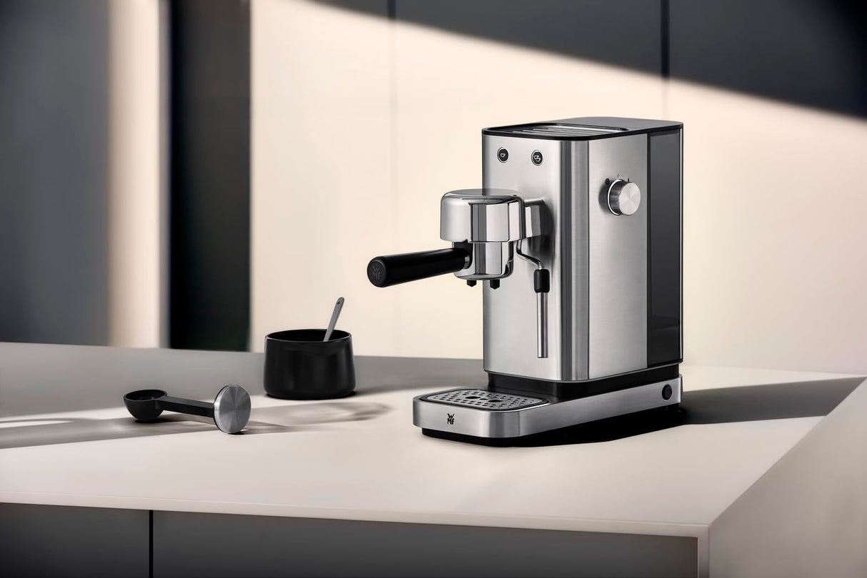 WMF Lono - Cafetera expreso con 2 portafiltros, 1350 W, para 1-2 tazas de espresso, 15 bares, reposavasos, espumador de leche, cuchara prensadora de café, acero inoxidable mate