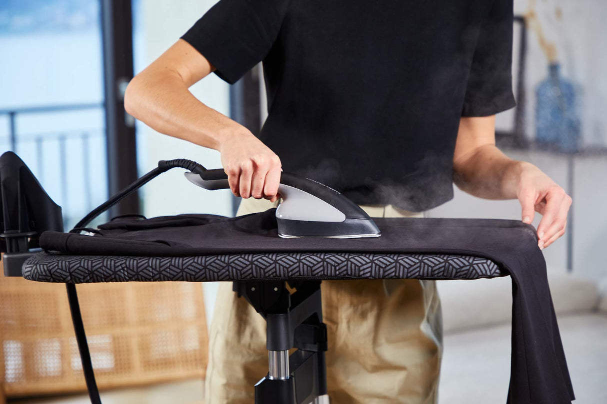 Calor Ixeo+ - Plancha de ropa, todo en uno, tabla Smart Board integrada de 3 posiciones, plancha de vapor, vapor, vapor, tecnología Twin Boiler, presión de la bomba de 5 bares, Ultra-ligero QT1510C0