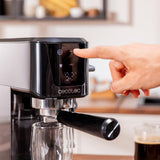 Cecotec Cafetera Express para Espresso y Cappuccino Power Espresso 20 Touch. 1350W, 20 Bares, Pantalla Táctil, Vaporizador, Depósito Agua 1L, Thermoblock, Calientatazas, Bandeja Goteo, Accesorios