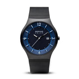 BERING 14440-227 Reloj solar para hombre con caja de acero inoxidable de 40 mm con acabado negro y esfera azul, correa milanesa, cristal de zafiro y resistencia al agua de 5 ATM