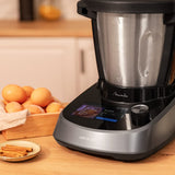 Cecotec Robot de Cocina Multifunción Mambo Touch. 1600 W, 37 Funciones, Pantalla Táctil TFT 5" con Recetario Integrado, 3,3 Litros de Capacidad, APP, Báscula y Jarra de Acero Inoxidable