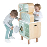 Janod - Cocina de doble cara- Cocina de madera para niños Recto-Verso - Cocina con luz y sonido - Con 7 accesorios - De 3 a 8 años, J06594