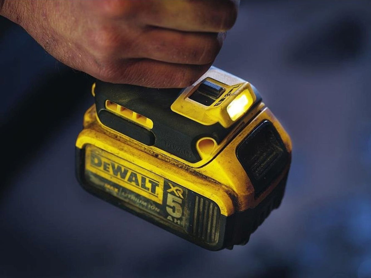 DEWALT DCF899P2-QW - Llave de impacto sin escobillas 1/2' XR 18V, Batería de Litio de 5 Ah, Alto Par 950Nm, 2400 ipm, con maletín TSTAK, cargador y batería