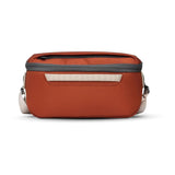 Gomatic Peter McKinnon Luma Camera Sling 9L | Camera Bag | Photography Shoulder Bag | Messenger Bag Travel Bag | Sling Bag for Photographers | Camera Pack Crossbody Bag | Shoulder Bag - Rojo óxido