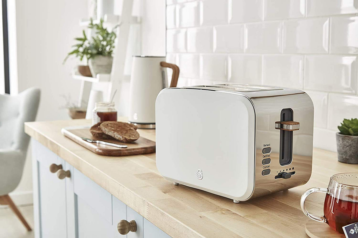 Swan Nordic Set Desayuno Hervidor de agua 1,7L 2200W, Tostadora Pan ranura ancha 2 rebanadas, Microondas 20L digital, diseño moderno, efecto madera, blanco