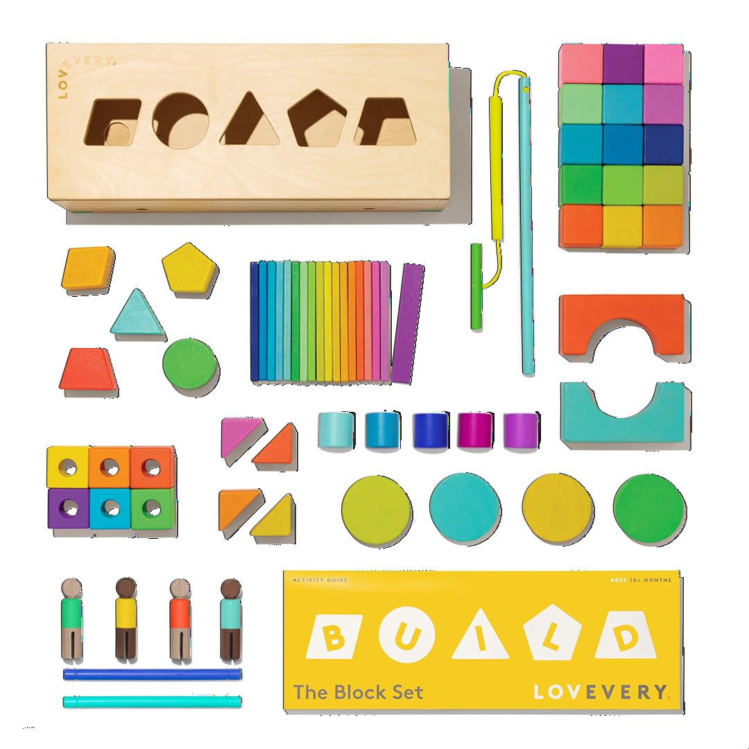 Lovevery | El Juego de Bloques | Bloques de Construcción y Piezas de Madera Maciza + Caja de Almacenaje de Madera, se Convierte en un Coche de Tracción, 70 Piezas, 20+ Actividades, Edad 12+ Meses