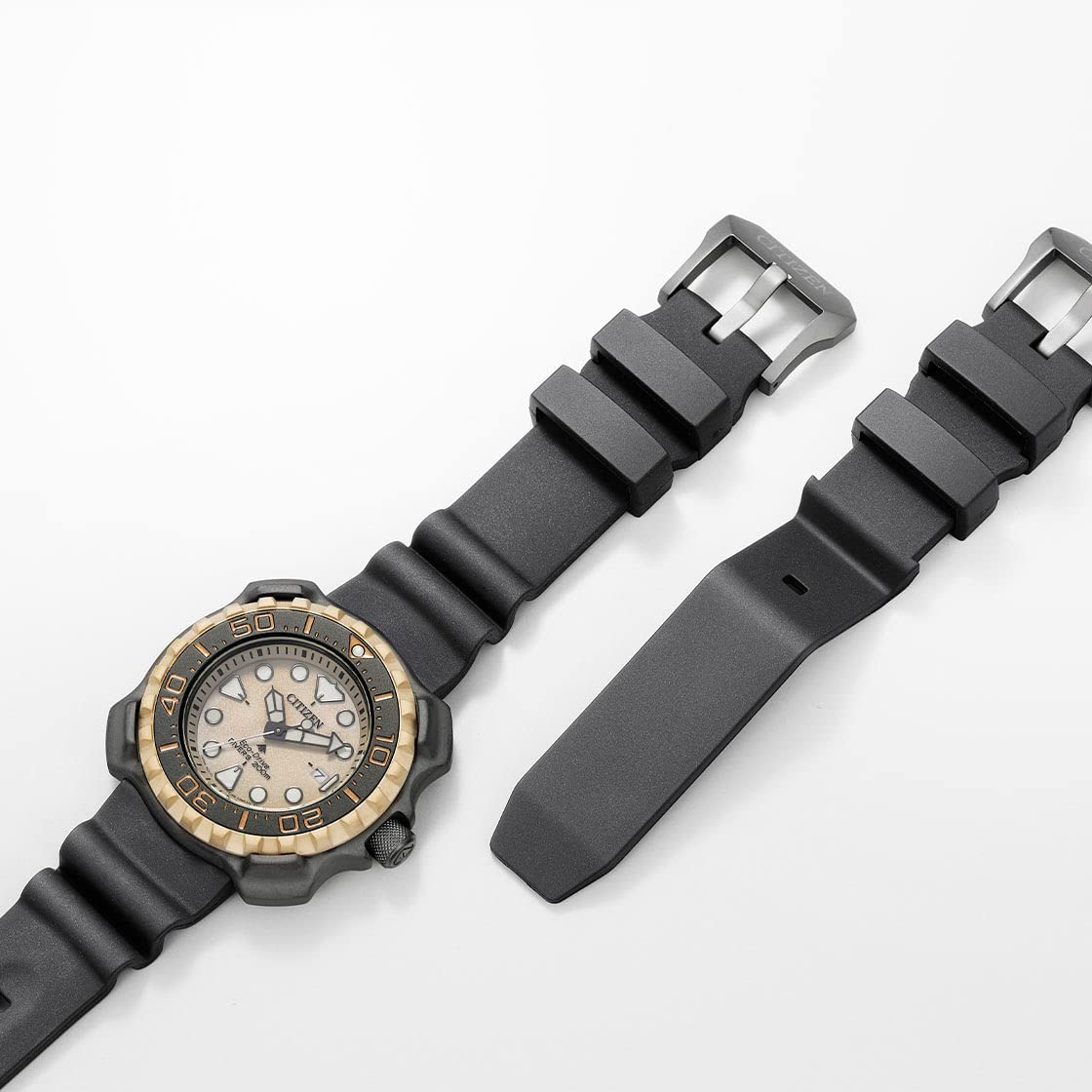 Citizen Reloj Analógico para Hombres de Eco-Drive con Correa en Caucho BN0226-10P