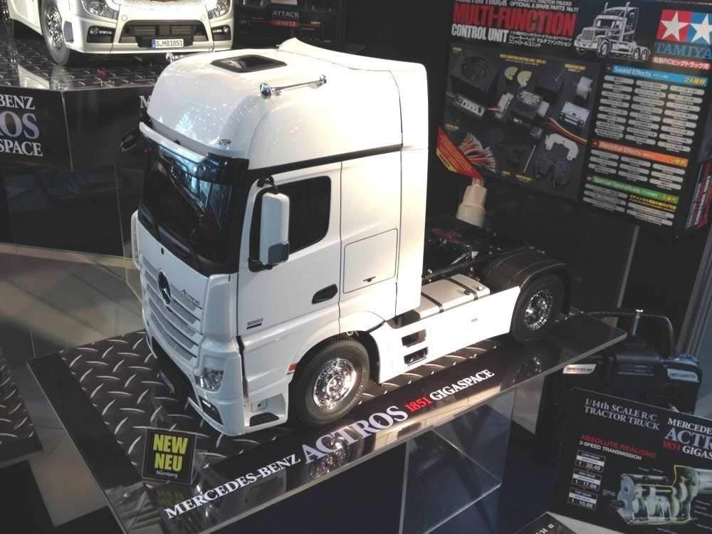 Tamiya Mercedes-Benz Actros 1851 GigaSpace - 1:14 RC camión de juguete