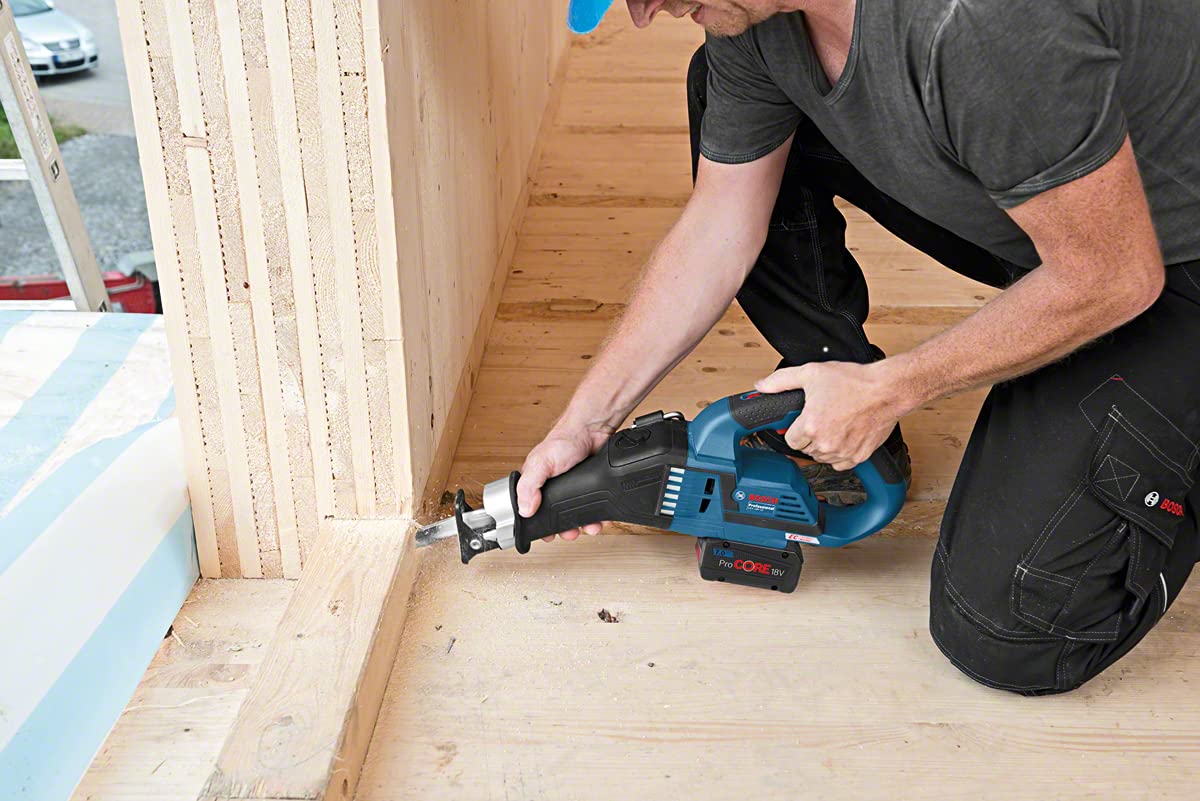Bosch Professional 18V System GSA 18V-32 - Sierra sable a batería (18V, profundidad de corte 230mm, Vibration Control, sin batería, en maletín)