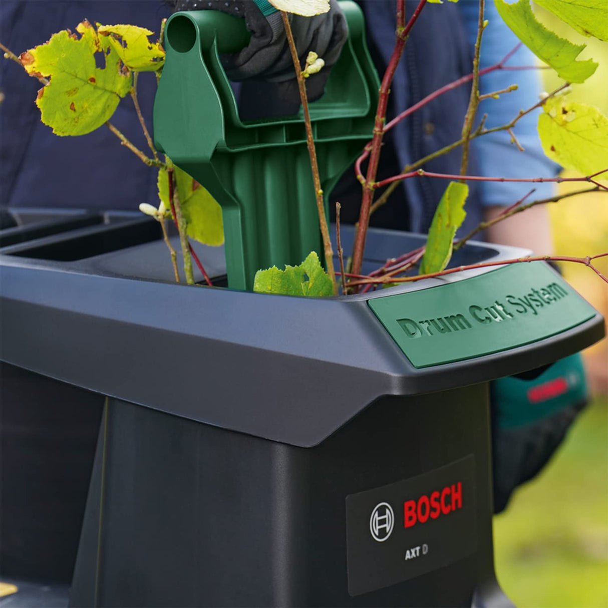 Bosch Home and Garden desmenuzadora silenciosa de jardín AXT 22 D (2200 W; apta para madera, setos y zarzas; caja recogida integrada 53 L; en embalaje cartón)