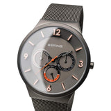 BERING 35040-367 Reloj de cuarzo para hombre con caja de acero inoxidable de 40 mm con acabado en oro rosa y esfera azul, correa milanesa, cristal de zafiro y resistencia al agua de 5 ATM