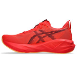 ASICS Novablast 5, Sneaker Hombre, Flash Red Edo Purple, 43.5 EU