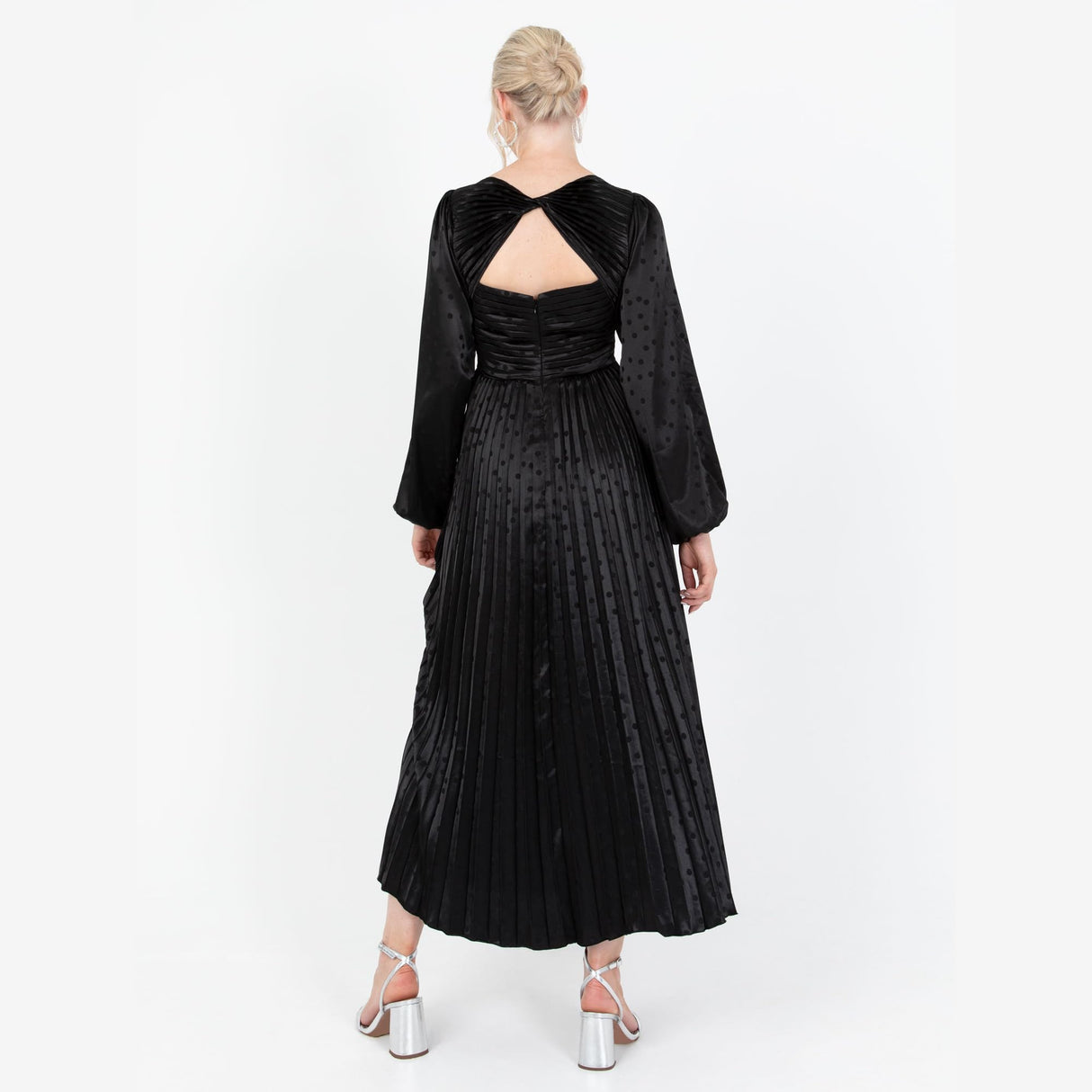 Lovedrobe Women's Midaxi Dress Ladies Pleated Satin V-Neck Long Bishop Sleeve Empire A-Line for Evening Occasion Party Prom Ball Vestido, Negro, 42 para Mujer