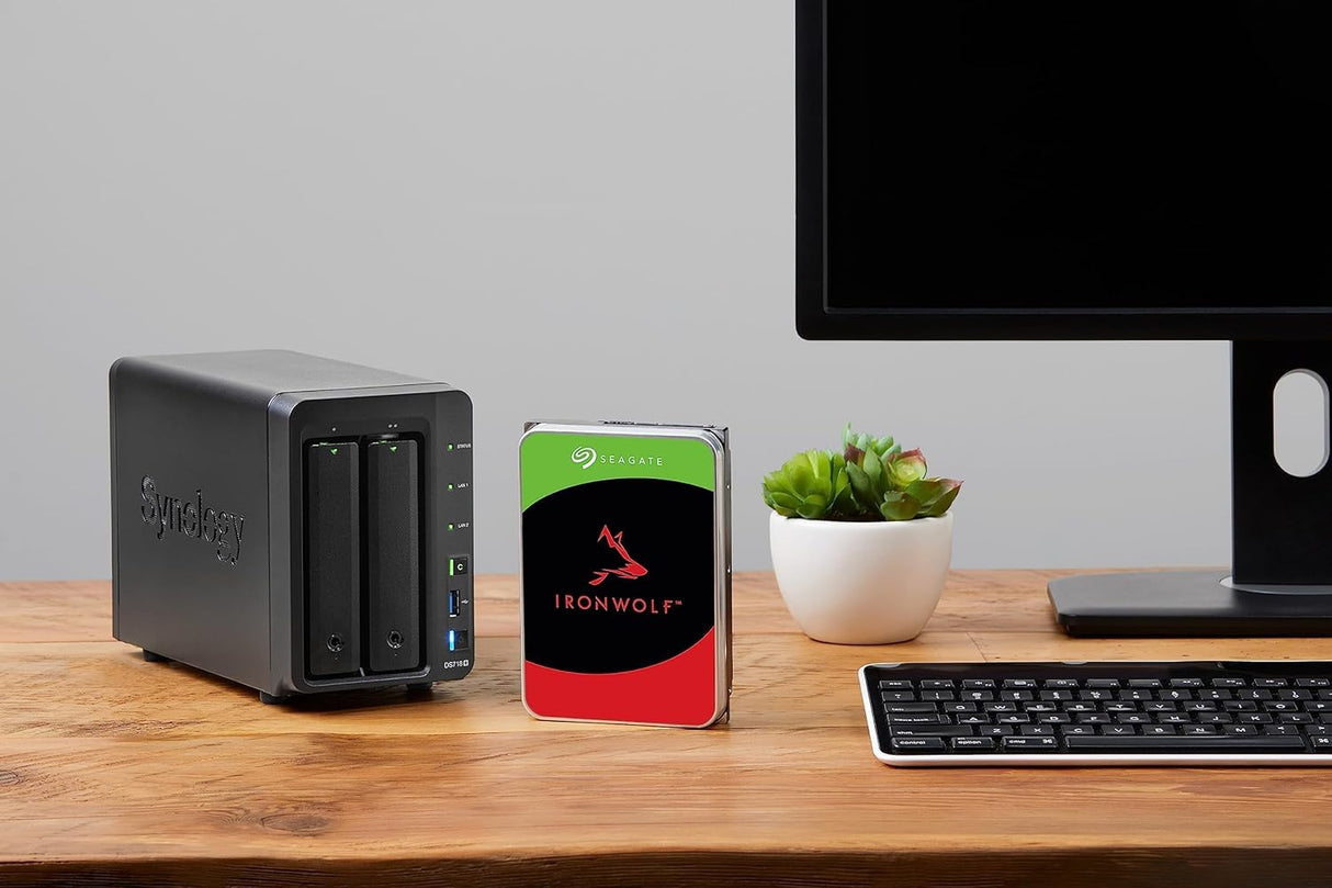 Seagate IronWolf 4TB, Disco duro interno, NAS HDD, CMR, 3.5 Pulgadas, SATA 6 GB/s, caché de 256 MB para almacenamiento conectado a red RAID, Paquete Abre-fácil, Rescue Services (ST4000VNZ06)