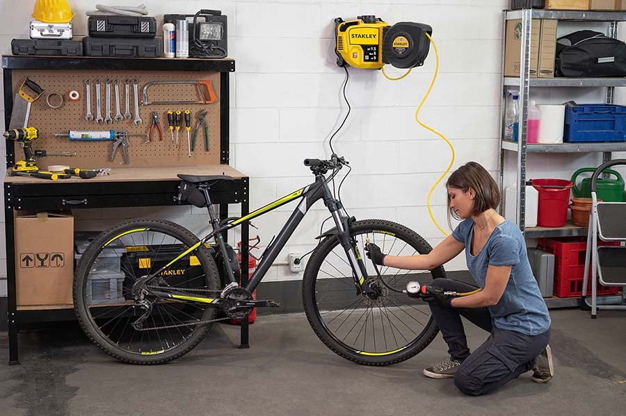 Stanley - WALLTECH Compresor de pared, amarillo