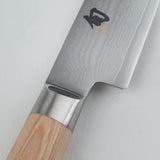 KAI Shun Classic White cuchillo japonés multiusos 15 cm de longitud de hoja - cuchillo de Damasco 32 capas núcleo VG MAX - 61 HRC - mango de madera Pakka -pequeño cuchillo de cocina forjado estrecho