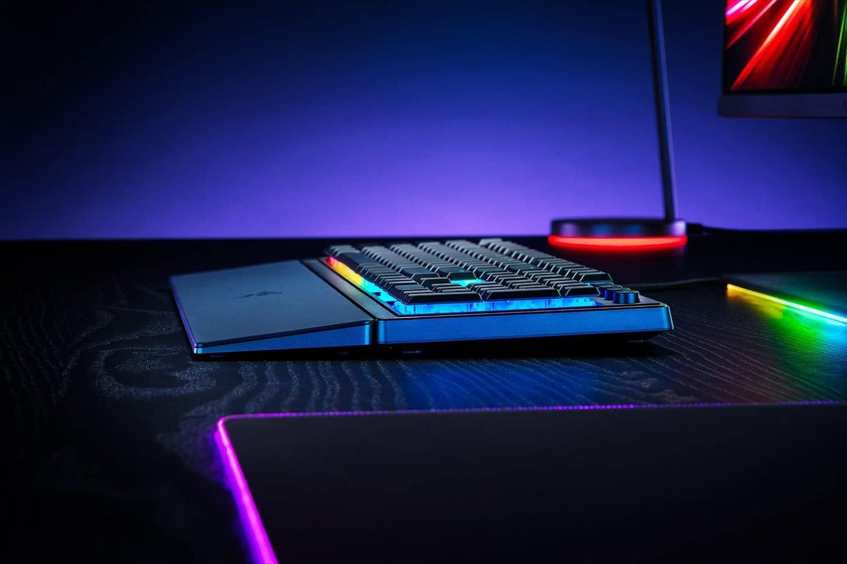Razer Ornata V3 - Teclado para Juegos de Perfil Bajo (Interruptor Híbrido de Membrana Mecha, Teclas Recubiertas de UV, Reposamuñecas Magnético Suave al Tacto, RGB Chroma) Diseño US, Negro