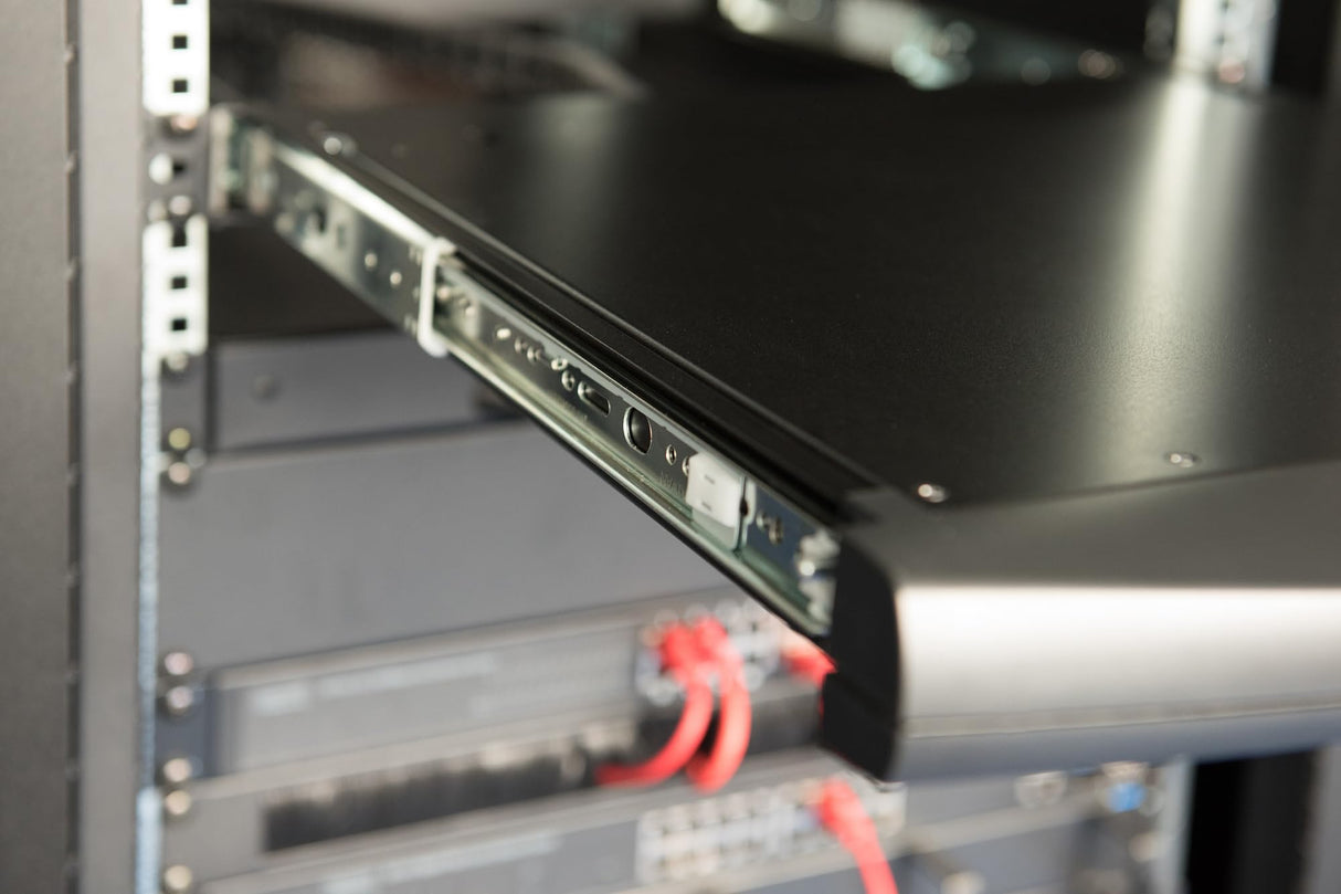 DIGITUS Consola KVM 19" - FullHD - Conmutador de 8 Puertos Cat 5 - Teclado US - para armarios de Servidor y Red de 19 Pulgadas - Negro