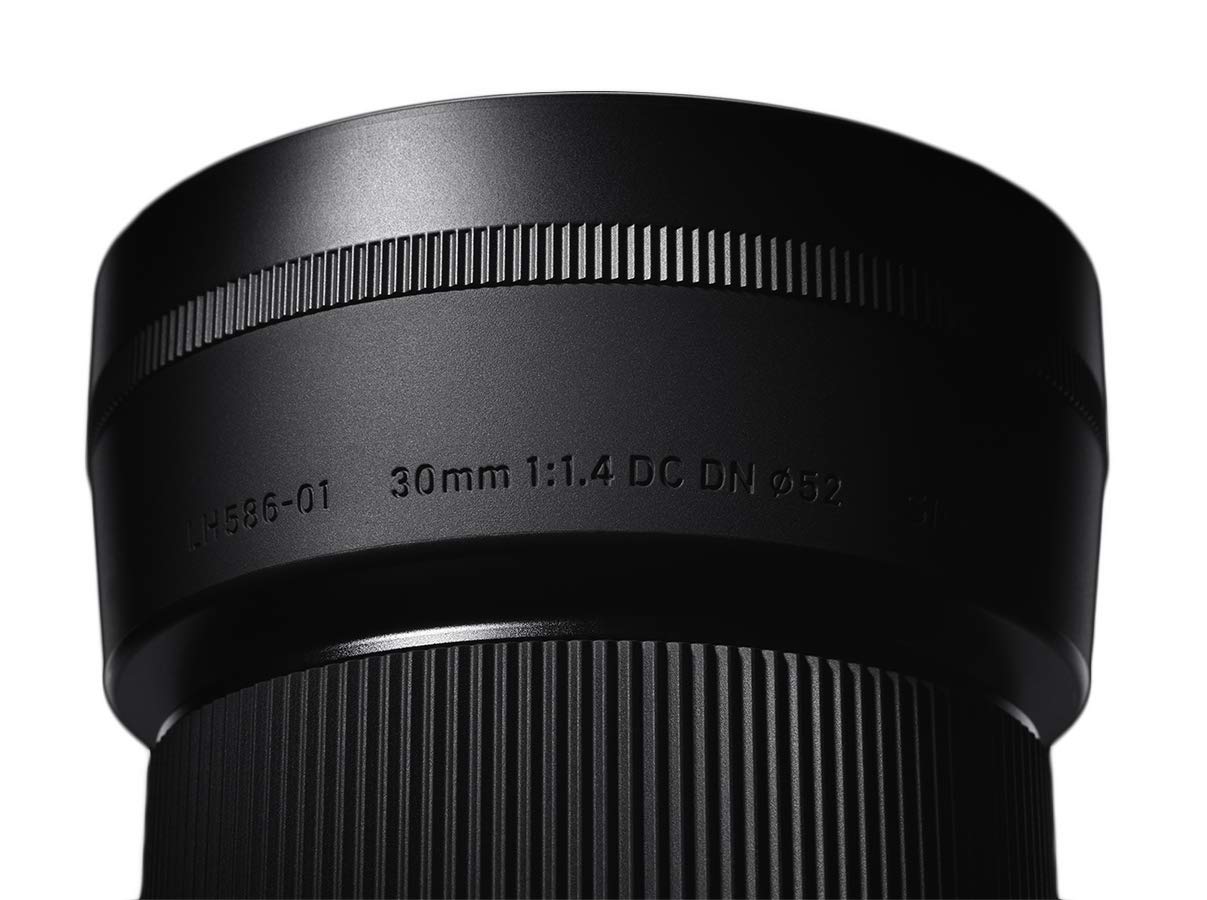 Sigma 30mm f/1.4 DC DN Contemporary - Objetivo estándar para el sistema Micro Cuatro Tercios, color negro
