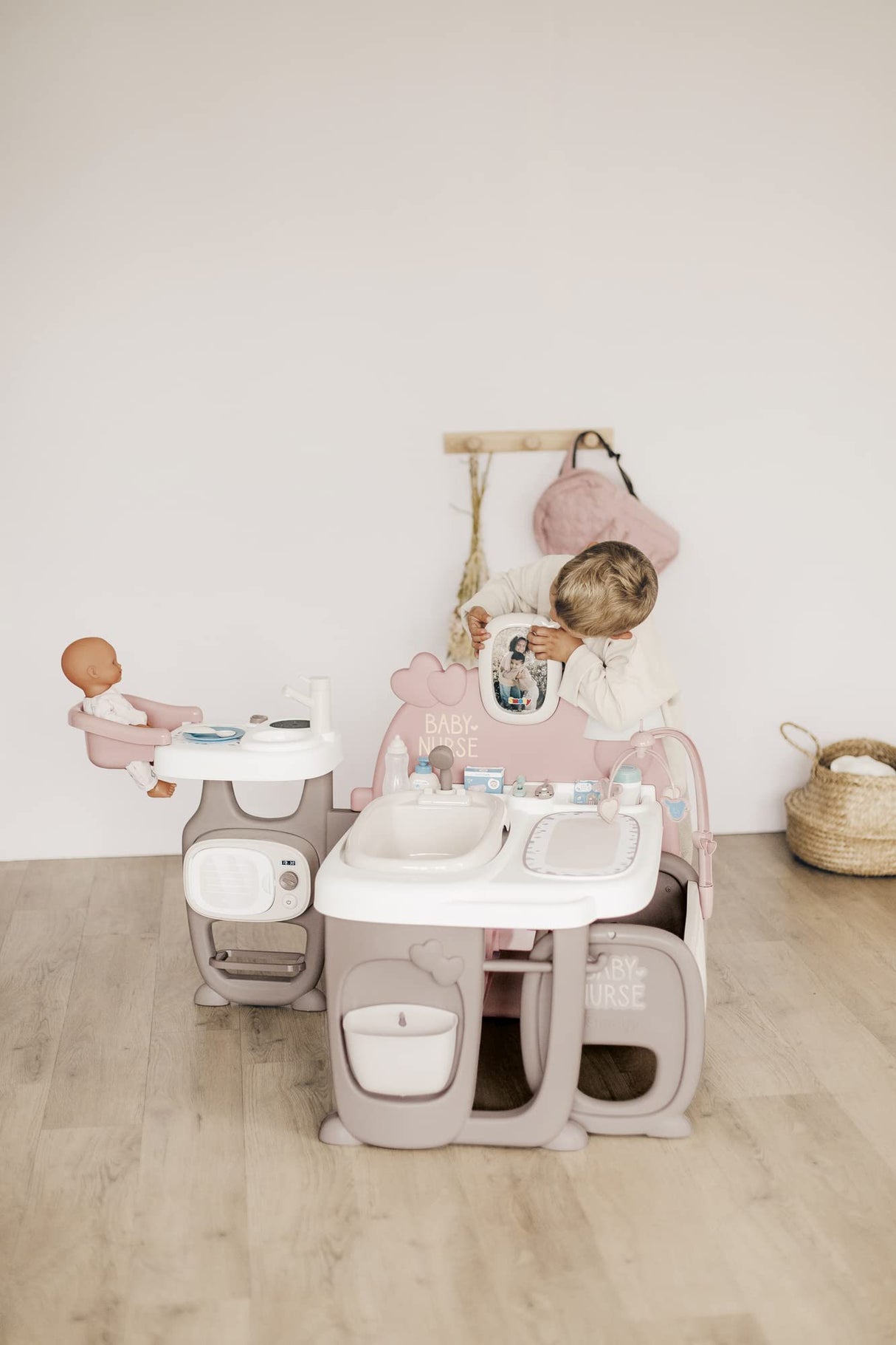 Baby Nurse La Casa de los Bebés, 20 Accesorios, para Muñecos Bebé de hasta 42 cm, Muñeco no Incluido Adecuado a Partir de 3 Años (7600220376)