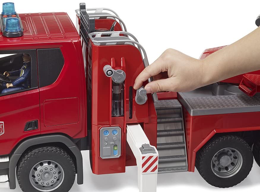 bruder 03591 - Scania Super 560R Camión de bomberos con escalera giratoria, bomba de agua, módulo de luz y sonido - 1:16 Vehículos, Camión de bomberos, Juguetes a partir de 4 años