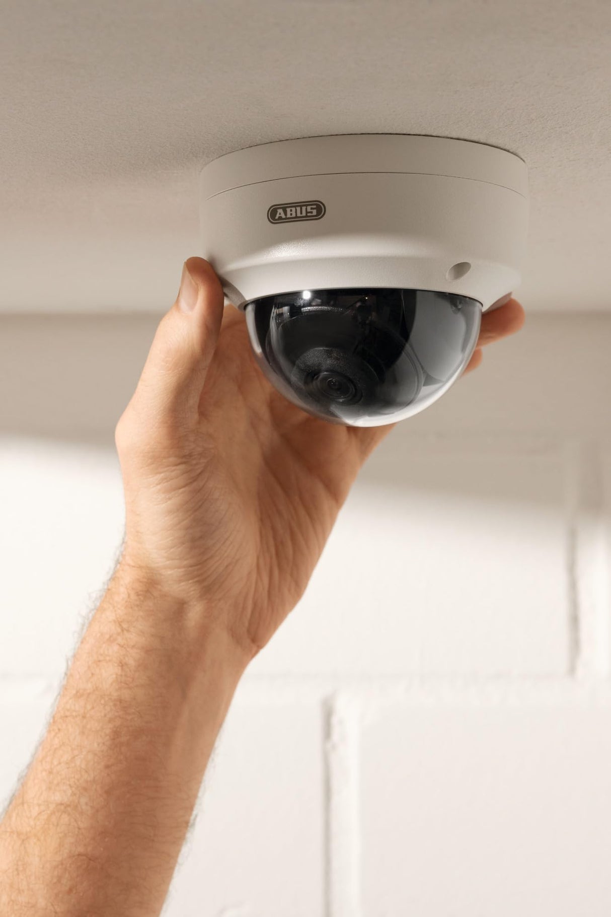 ABUS TVVR36423D - Grabadora de vídeo en Red y 2 cámaras PoE Mini Domo