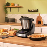Cecotec Robot de Cocina Multifunción Mambo Touch. 1600 W, 37 Funciones, Pantalla Táctil TFT 5" con Recetario Integrado, 3,3 Litros de Capacidad, APP, Báscula y Jarra de Acero Inoxidable