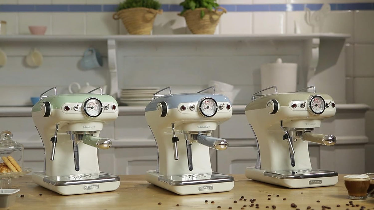 Ariete 1389/13 CAFETERA Espresso Vintage, 900 W, 0.9 litros, 15 bares, maxicapuccino, porta filtro para monodosis y café en grano, plástico Beige