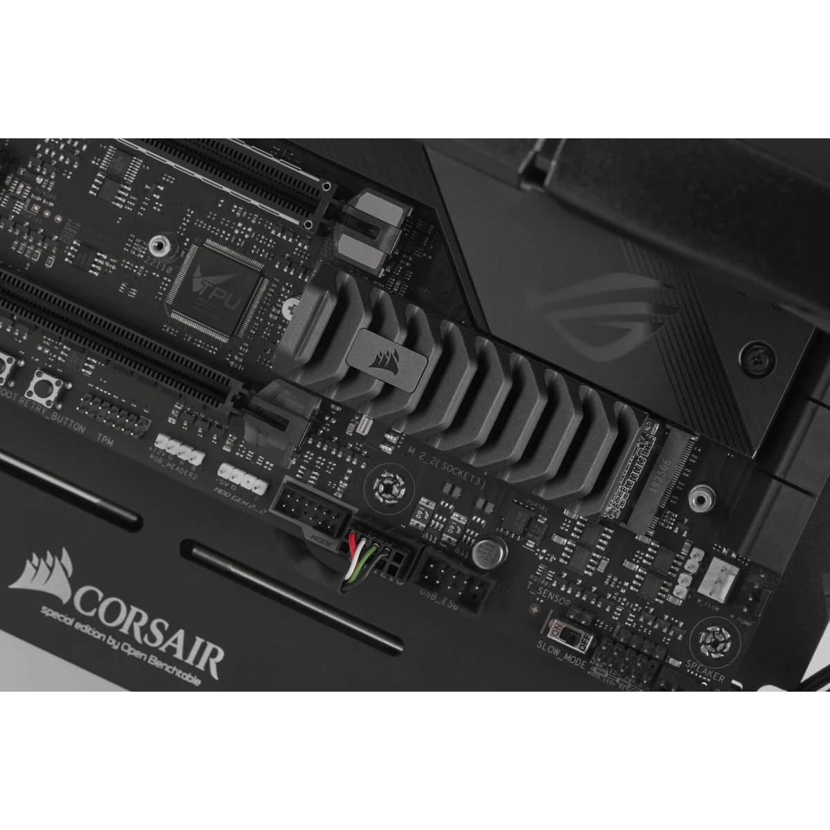 Corsair MP600 PRO XT 2TB Gen4 PCIe x4 NVMe M.2 SSD (Disipador Térmico de Aluminio) Negro