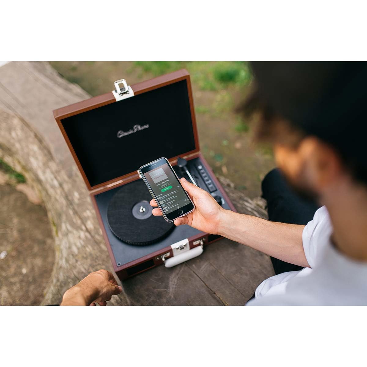 Classic Phono by Lenco TT-120 Tocadiscos - Tocadiscos con batería integrada - Bluetooth - 33, 45, 78 RPM - transmisión por correa - 2 altavoces - entrada auxiliar - salida RCA - 3,5 mm - marrón/blanco