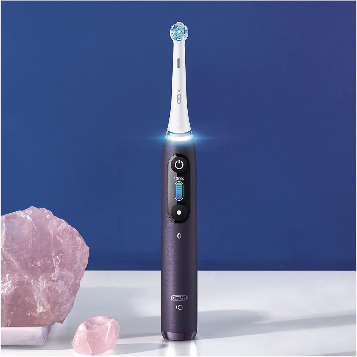 Oral-B iO Series 8 cepillo de dientes eléctrico recargable con 1 mango de inteligencia artificial, 1 cepillo y 1 funda de viaje premium