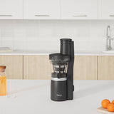 Panasonic Slow Juicer MJ-L700KXE, Exprimidora de Frutas Eléctrica, Jugo de Frutas y Verduras Enteras, Apertura de 75 mm, Diseño Elegante y Delgado, Conveniente, Negro