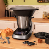 Cecotec Robot de Cocina Multifunción Mambo Touch. 1600 W, 37 Funciones, Pantalla Táctil TFT 5" con Recetario Integrado, 3,3 Litros de Capacidad, APP, Báscula y Jarra de Acero Inoxidable