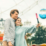 Ricoh Theta SC2 Pink - Cámara de vídeo 4K de 360° con estabilización de Imagen, Imagen, Transferencia de Datos de Alta Velocidad, Hermosa Toma de Retratos con detección de rostros,