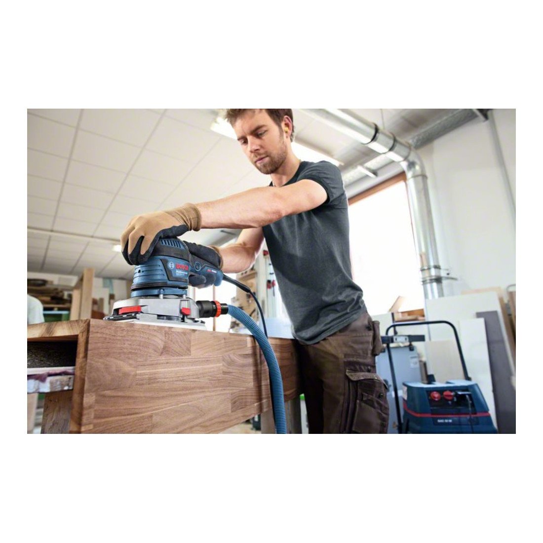 Bosch Professional GSS 230 AVE - Lijadora orbital (300 W, vibration control, plato lijador 182 x 92 mm, microfiltro, en caja)