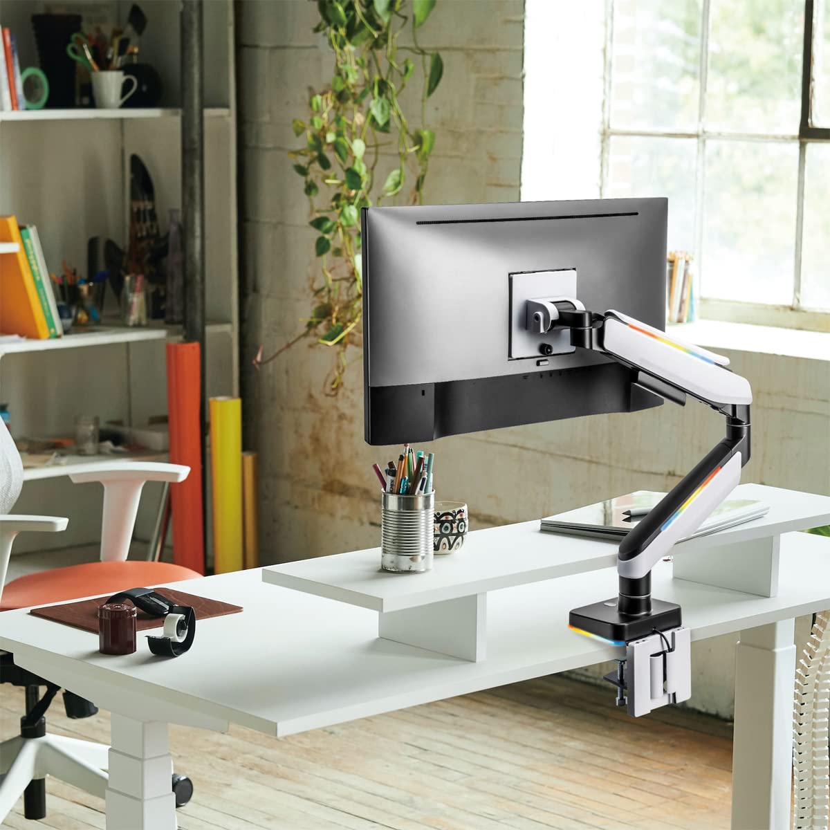 LogiLink Soporte para Monitor de 17 a 49" con Resorte de Gas, Soporte de Mesa o Montaje de Agujeros de Mesa, Capacidad de Carga de hasta 20 kg, diseñado para Gamer con Efecto de iluminación