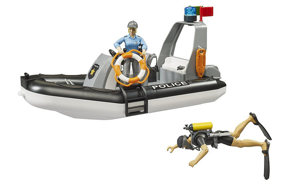 bruder 02507 - RAM 2500 Polizei Pick-up, módulo de luz y sonido, remolque con bote, 2 figuras - 1:16 Vehículo de emergencia, servicio de rescate, policía, buzo, bworld, Toys