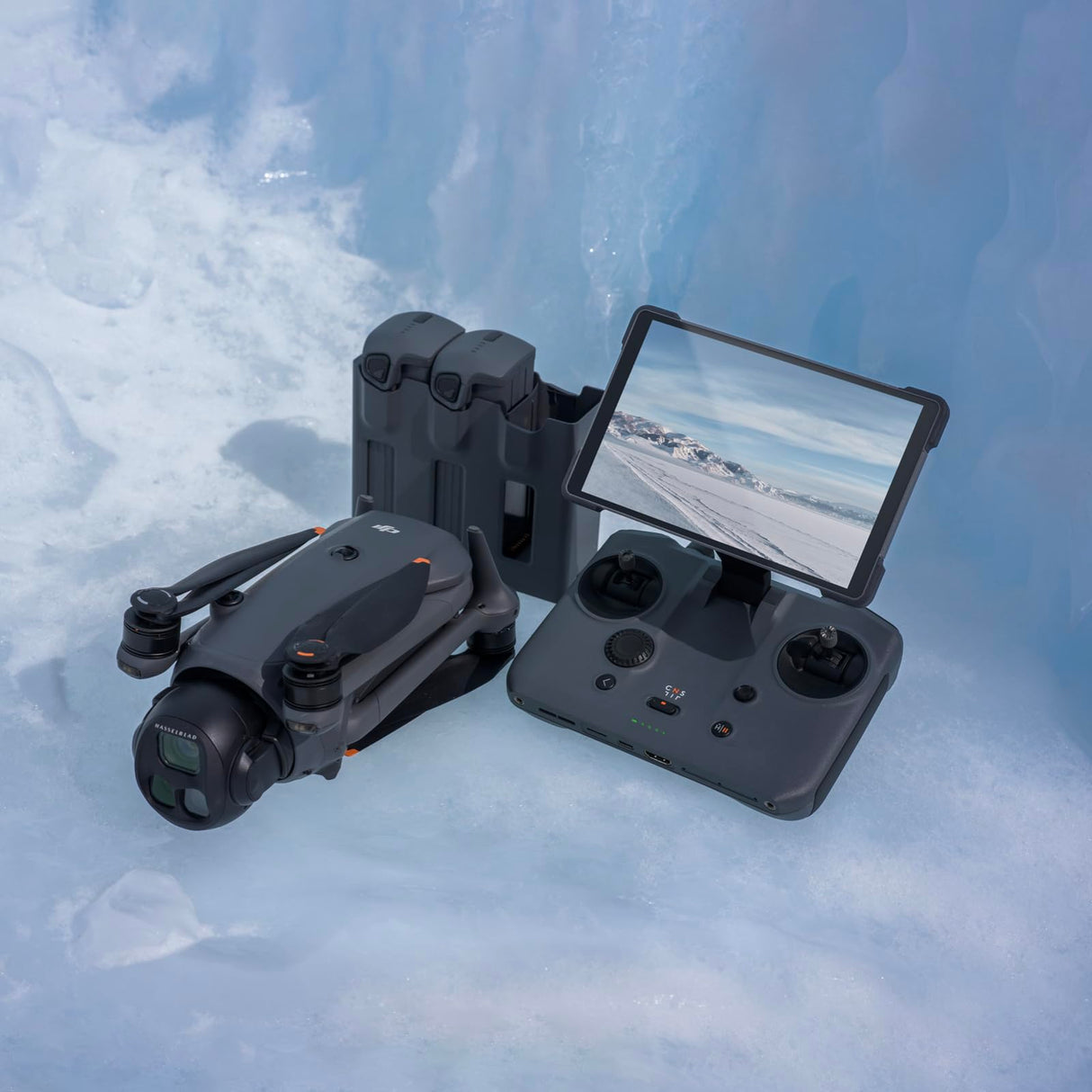 Pack para Creadores DJI Mavic 4 Pro 512 GB con DJI RC Pro 2, dron tricámara insignia con cámara Hasselblad de 100 MP y sensor CMOS 4/3, 51 min de tiempo de vuelo, tres baterías, centro de carga