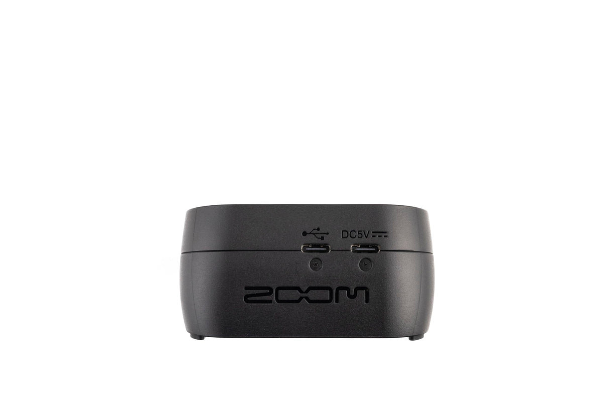 Zoom - P2 PodTrak grabadora de podcast portátil e interface de audio USB, mezclador de podcasts e interface para grabar podcasts móviles con calidad de transmisión, 2 entradas de micro USB