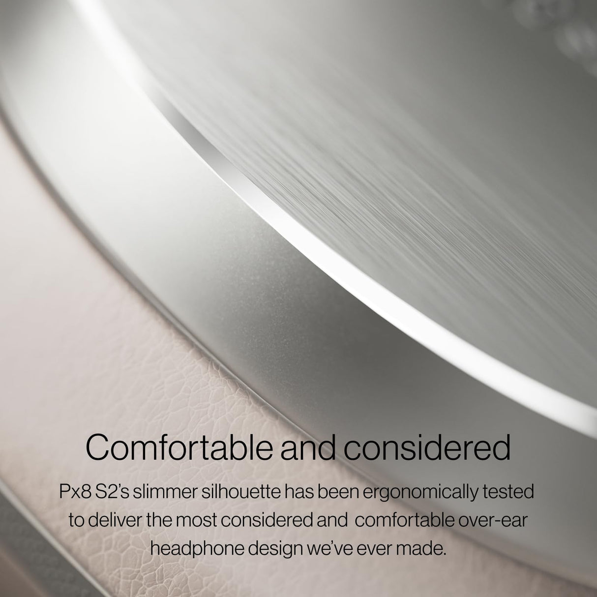 Bowers & Wilkins Px8 S2 Auriculares Circumaurales Inalámbricos con Cancelación de Ruido, Bluetooth, y Carga Rápida - Warm Stone