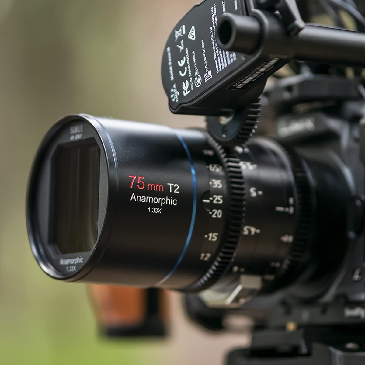 SIRUI Mars Juego de Cine Cinema Objetivo Lens Lenses Lente Anamorphic 1.33x T2 a T2.9, Kit de Lentes MFT (Lentes Anamorphic M4/3 de 24 mm, 35 mm, 50 mm, 75 mm)