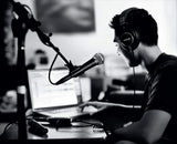 Shure SM58-LC El micrófono de Voz dinámico está diseñado para el Uso Profesional en Voces en actuaciones en Vivo, Refuerzo de Sonido y grabaciones de Estudio - No se Incluye el Cable (SM58-LCE)