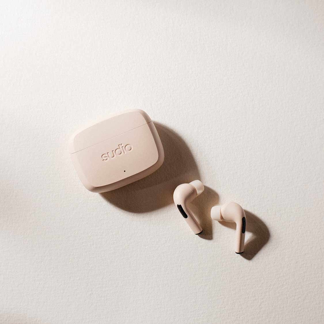 Sudio N2 Pro - Auriculares intrauditivos Bluetooth con ANC, conexión multipunto, IPX4, USB-C y Carga inalámbrica, micrófono, 30 Horas de reproducción con Estuche de Carga (Beach Sand)