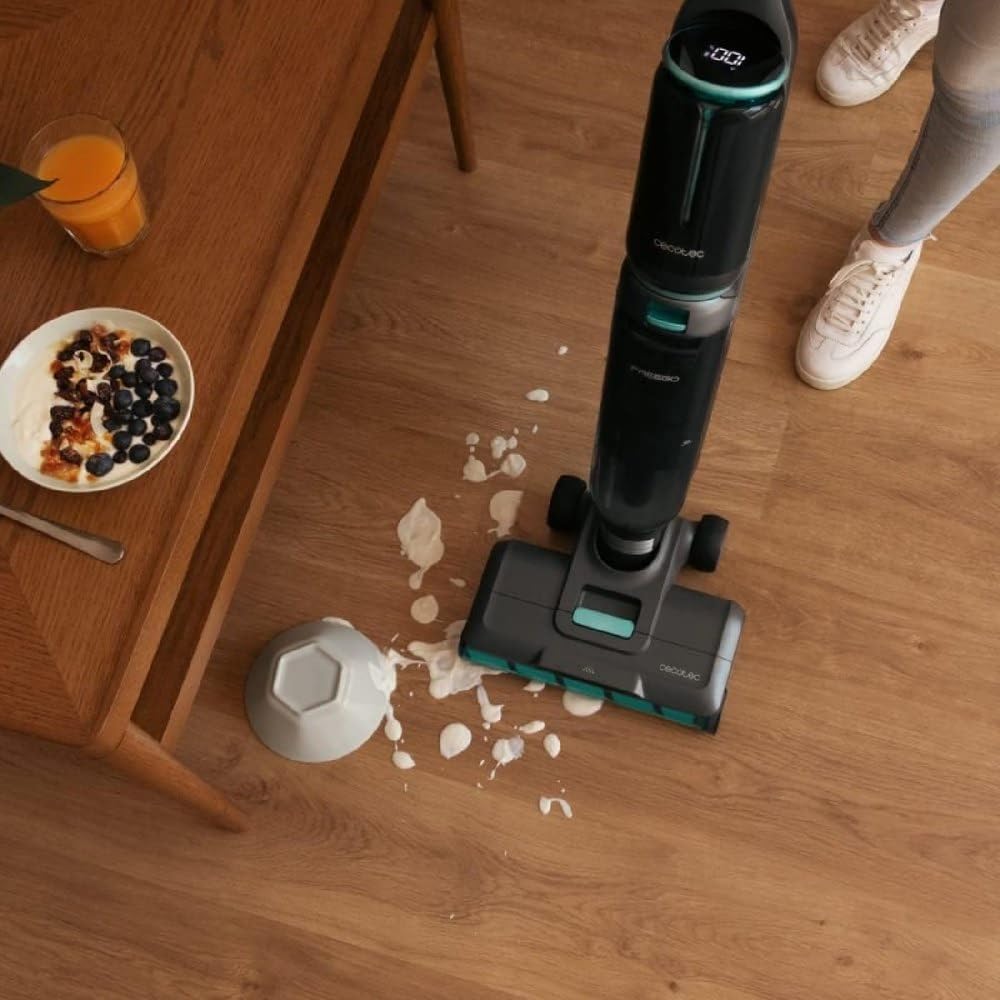 Cecotec Fregona Eléctrica FreeGo Wash&Vacuum Spray. 250 W, Friega y Aspira a la vez, Autonomía 35 mins, Rodillo Wet Jalisco, Spray de Agua, Depósito de Agua Limpia 700 ml y Sucia de 750ml, Base