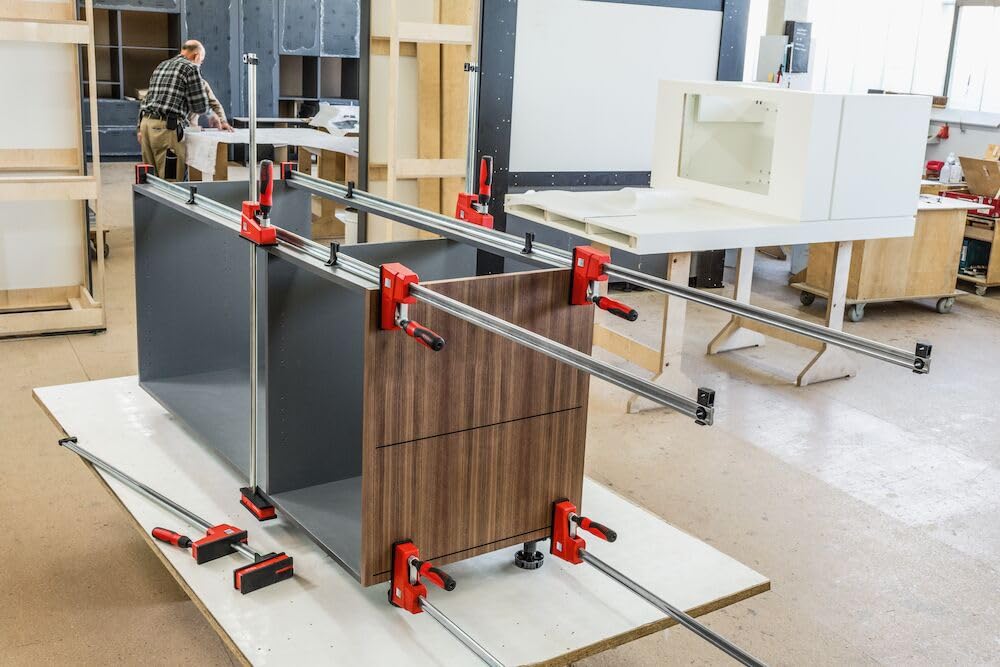 BESSEY 2 abrazaderas de cuerpo REVO KRE100-2K-SET, envergadura de 1000 mm, proyección de 95 mm, carcasa de plástico reforzada con metal para mayor potencia y seguridad, peso 6,9 kg