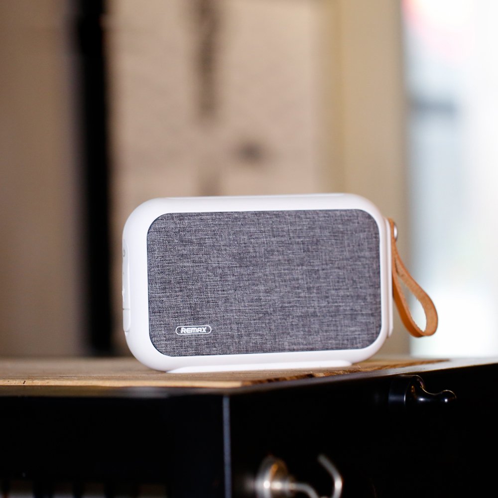 Remax Fabric - Altavoz Bluetooth portátil, Color Negro